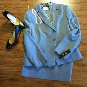 Suit, 2 piece Jacket with long skirt