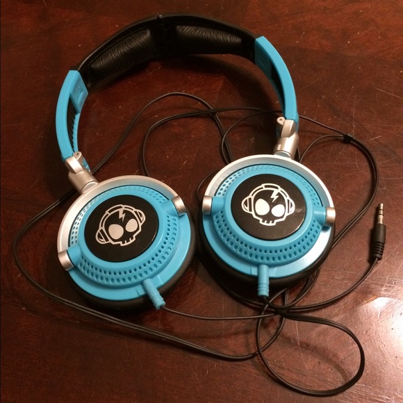 Skull candy folding headphones - Picture 1 of 2