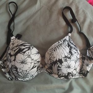 NWOT VS Pink 34B Bra