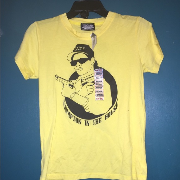 Hot topic size medium top