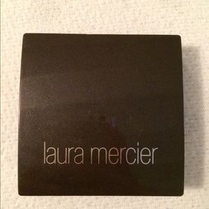 Laura mercier mineral pressed powder