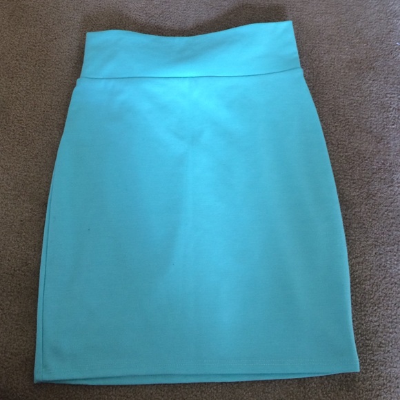 Foreign Exchange Skirt with bow on back