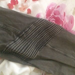 Never worn detailed BP leggings
