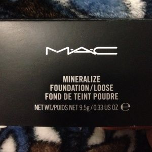 Mac mineralize loose foundation