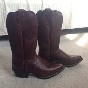 Brown Leather Justin Cowgirl boots, only worn once