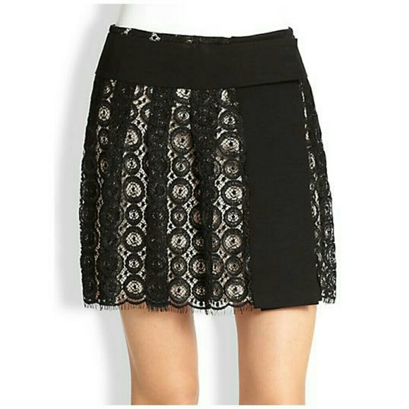 ✔🔴[SOLD] ON MERÇARI Diane von Furstenberg skirt