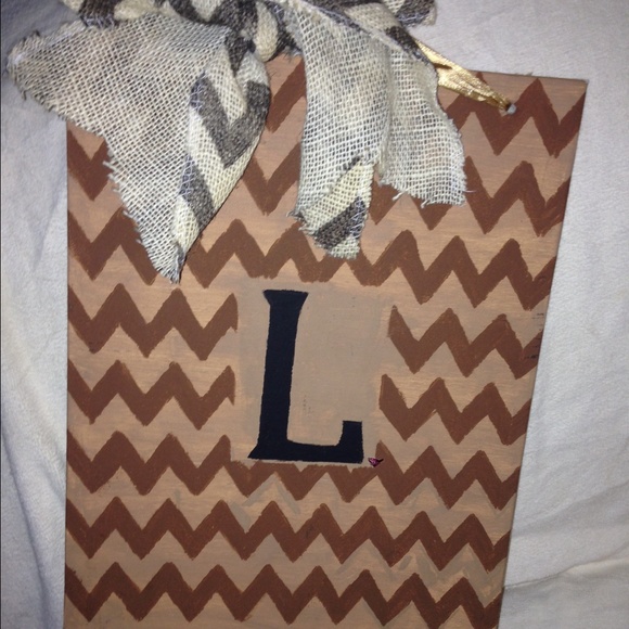 Large L canvas , hangs - Picture 1 of 1