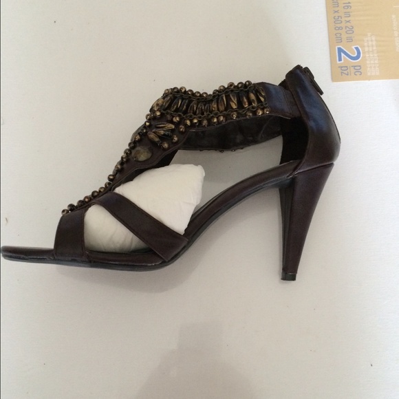 Heels - Picture 2 of 3