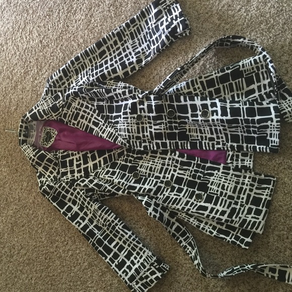 Super cute jacket! Mid length!