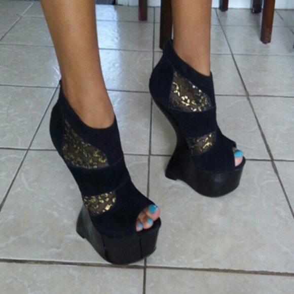 Price ✂ Sexy wedge peep toe!!