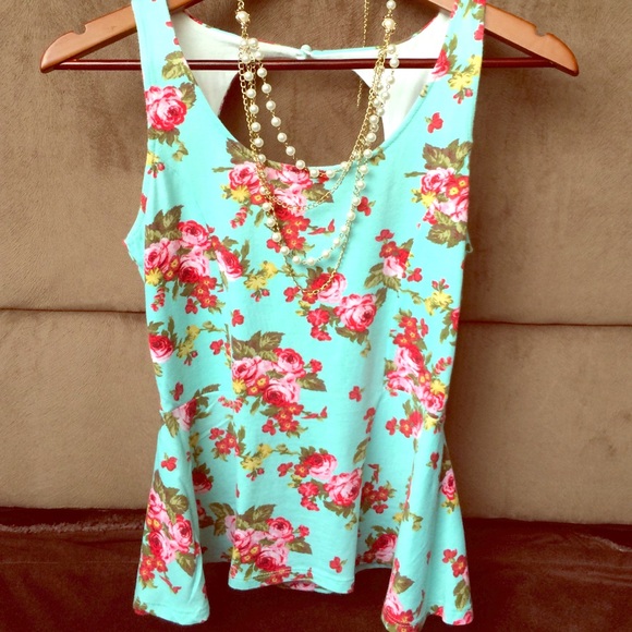 🌹Rosie chic cotton tank top with cute open back