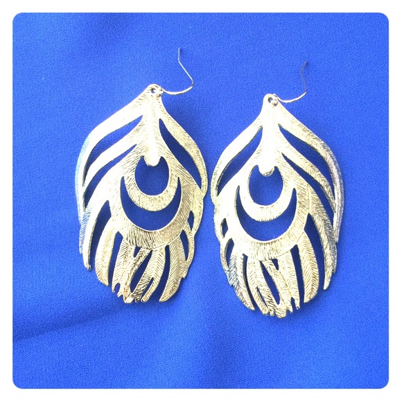 Authentic Karina style Kendra Scott earrings
