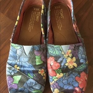 Floral Toms