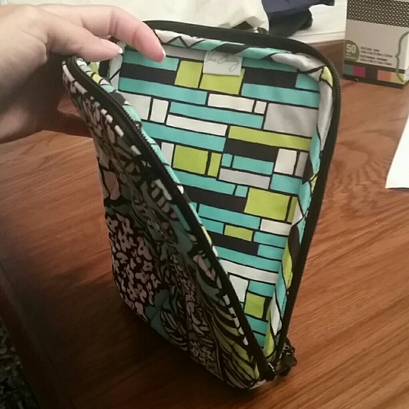 Sold** Vera Bradley tablet case - Picture 2 of 2