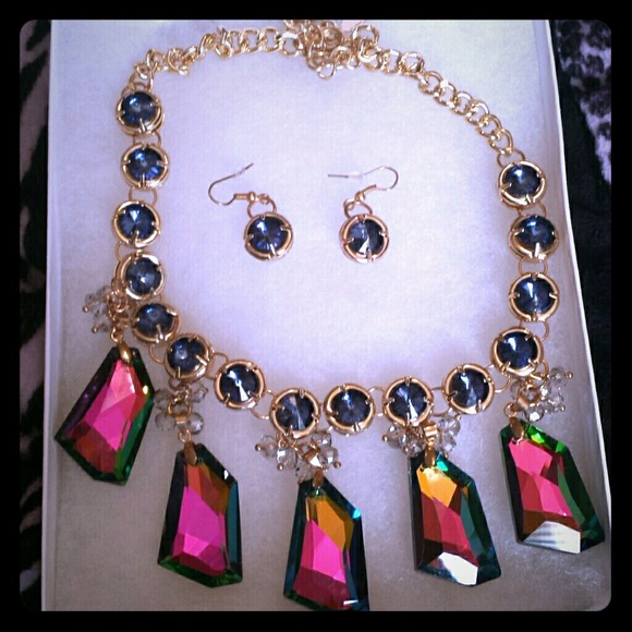 Multicolored necklace and earring bundle