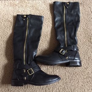 Black Dolce Vita leather boots