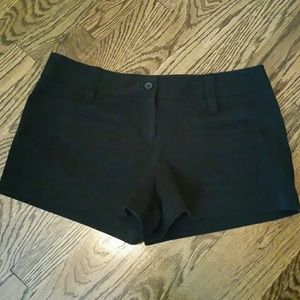 Express Stretch Shorts, 9/10