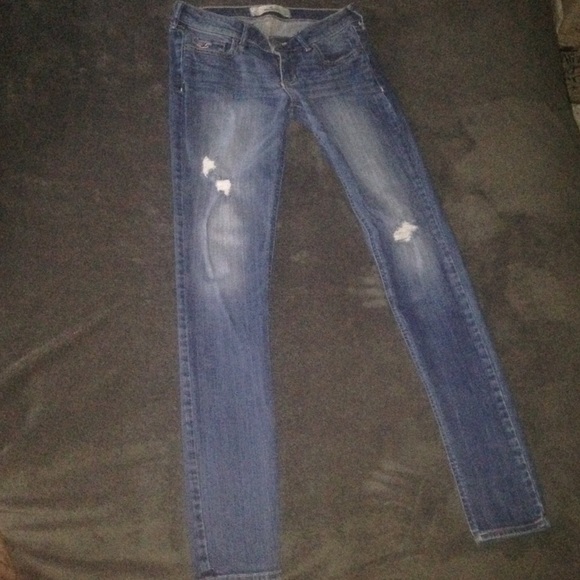 Hollister ripped skinny jeans