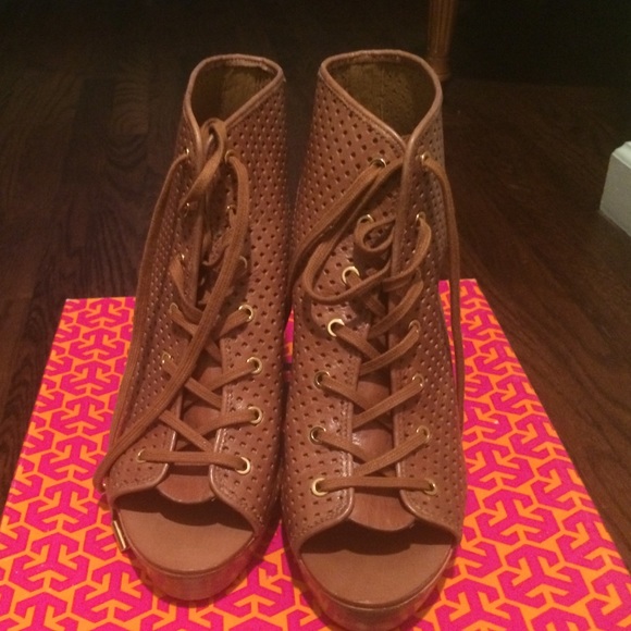 Tory Burch Royal Tan Open Toe Wedges - Picture 1 of 4