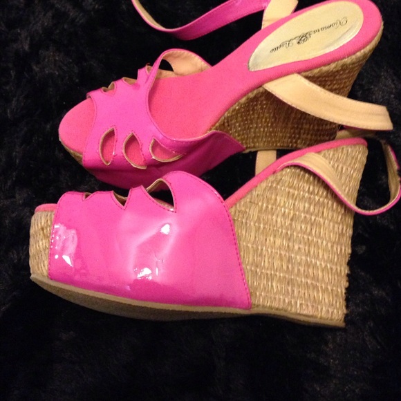 Pink strap up wedges - Picture 2 of 3