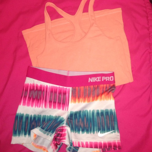 NIKE PRO and REEBOK tank bundle