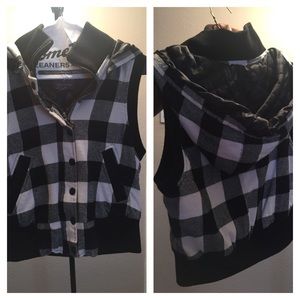 Black and white plaid vest!