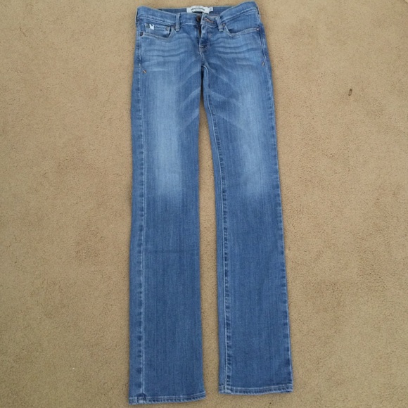 Abercrombie medium wash jeans