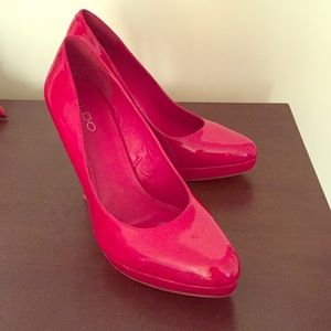Red pumps
