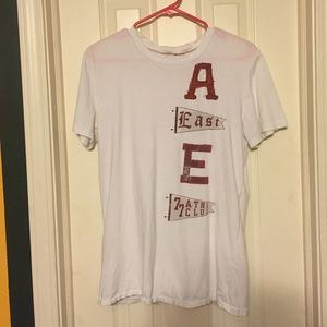 White American Eagle graphic t-shirt