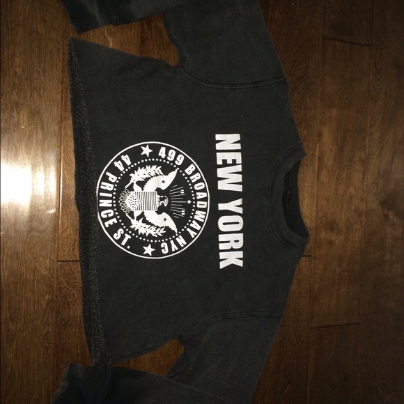 long sleeve crop top