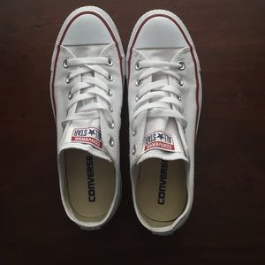 Women's white low top converse 🎀BEST AND FINAL🎀