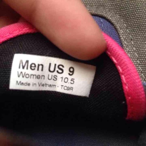 Vans - Picture 3 of 4