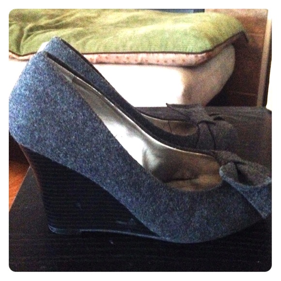 Grey and black wedges