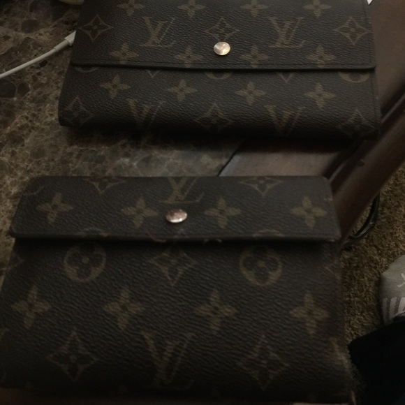 LV small wallet not sure authentic 😫😫😇😇