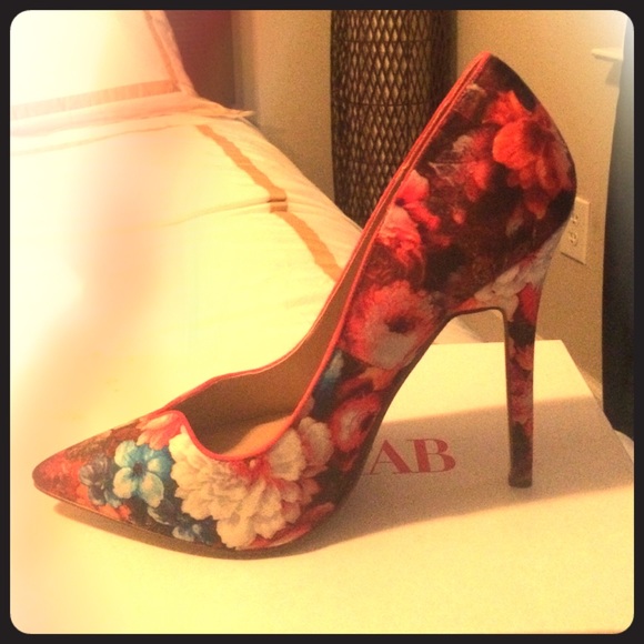 JustFab Shoes - Colorful heel