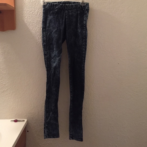 Acid wash jeggings