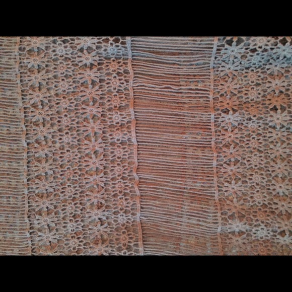 Netted Top - Picture 2 of 2