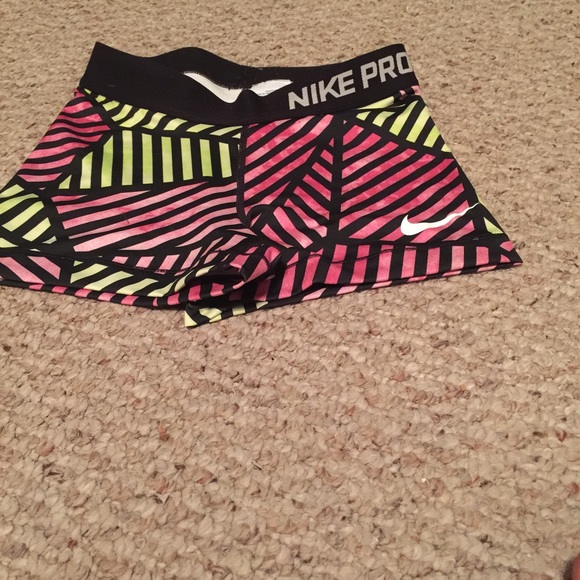 Nike pro