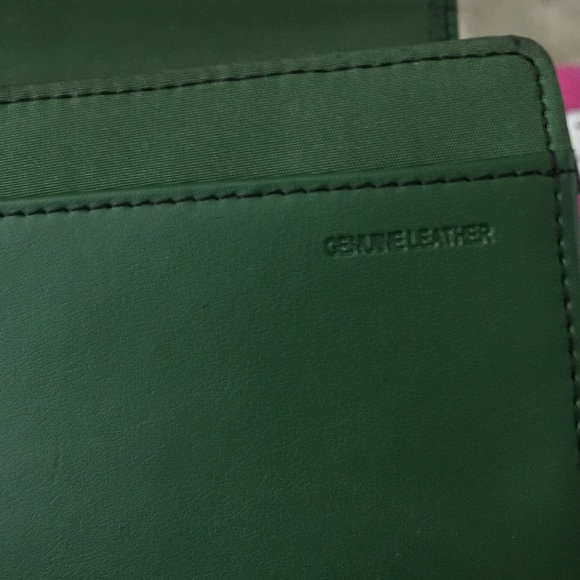 Wallets - Picture 2 of 4