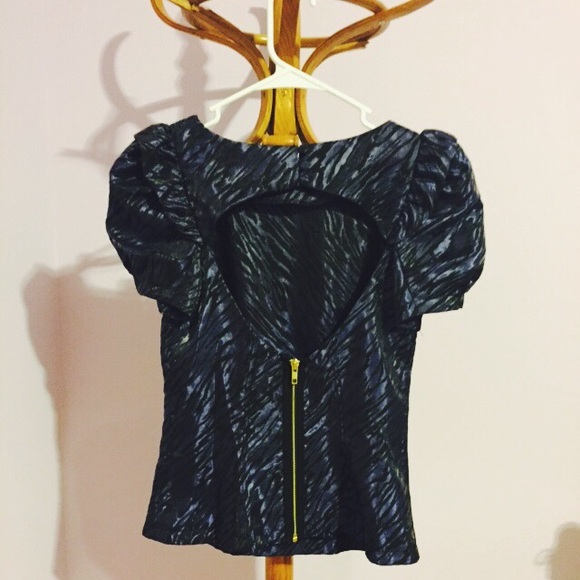 Topshop Open Back Zebra Print Top - Picture 2 of 4