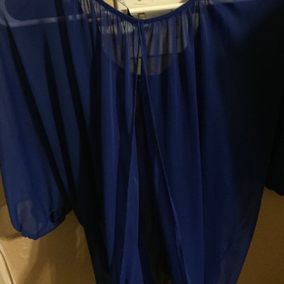 NWOT Open Back Top - Picture 2 of 2