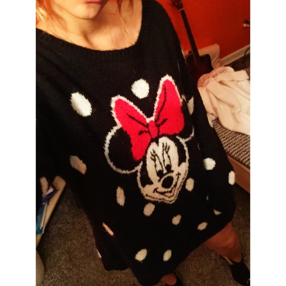 Mini Mouse sweater. (Disney)