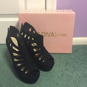 Black Cut Out Wedges