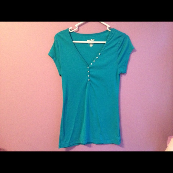 Short sleeved Teal v-neck top