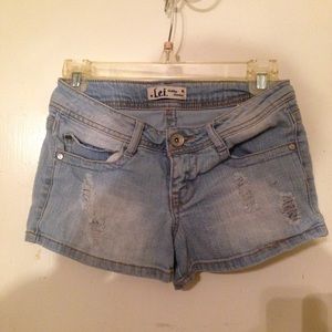 L.E.I ashley lowrise ripped jean shorts