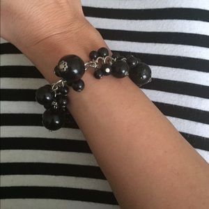 Black dangle bead bracelet