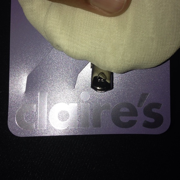 White bow - Picture 2 of 2