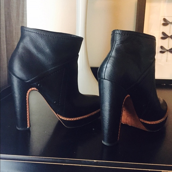 Modern Vintage Parker Ankle Bootie - Picture 3 of 4