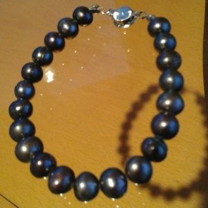 Pearl bracelet