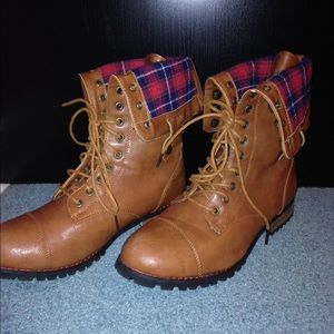 AKIRA Combat Boots 7.5